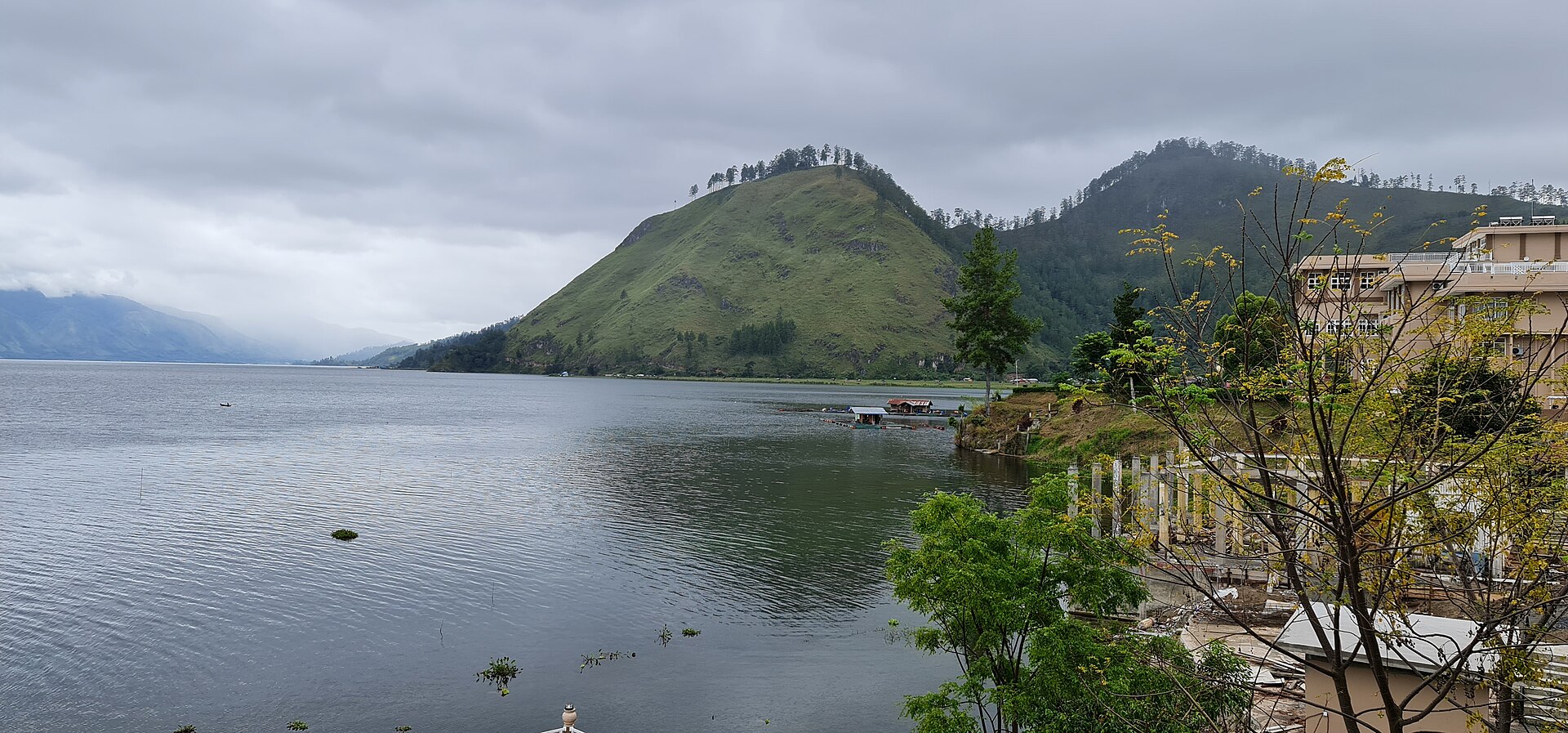 DANAU LAUT TAWAR