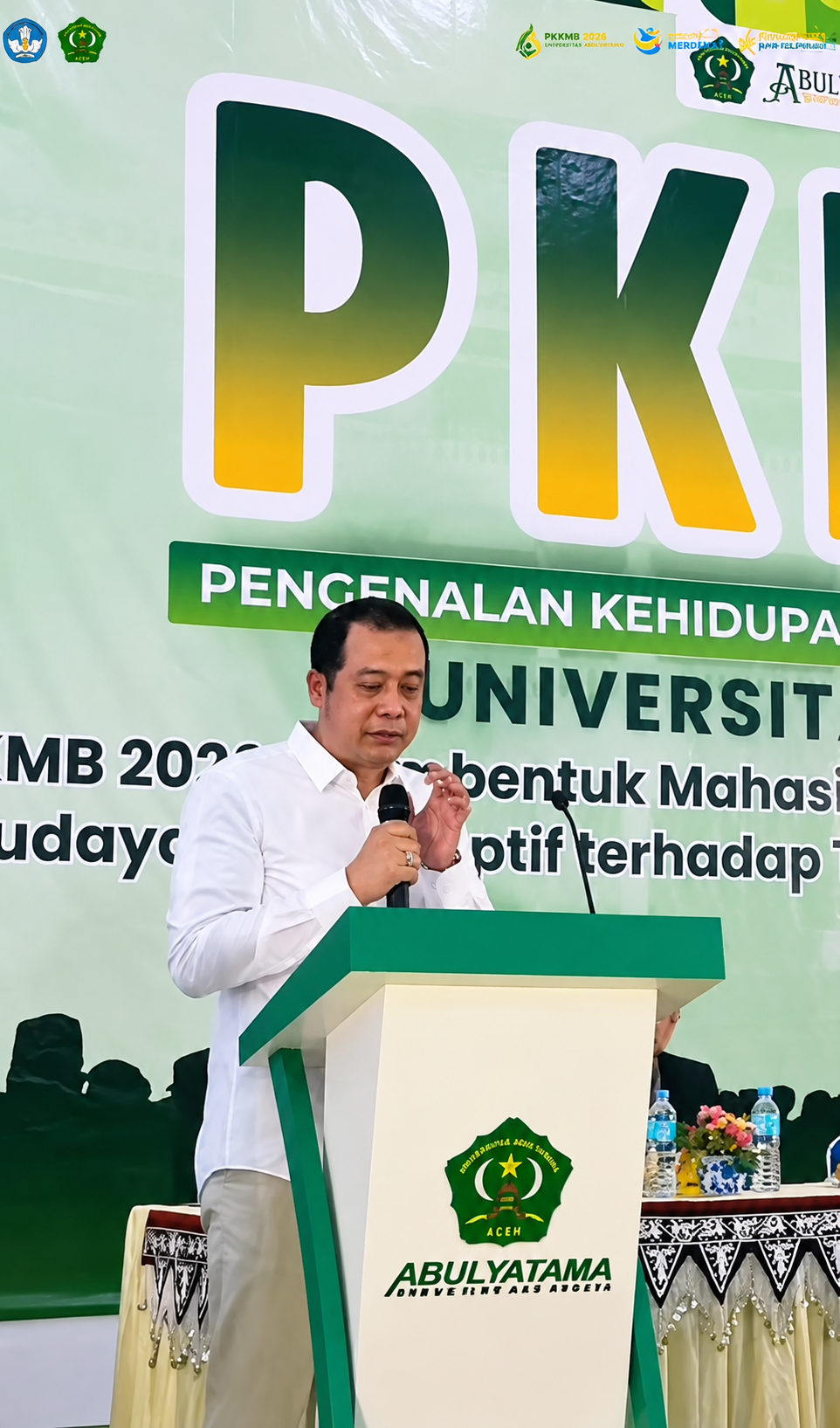 REKTOR UNAYA DI PKKMB 2026